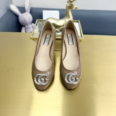 Gucci Flat Shoes